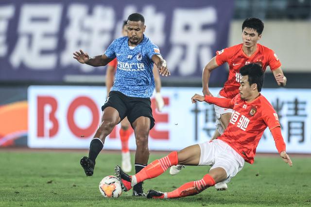 烟台队主场小胜泰安队 晋级齐鲁超赛决赛